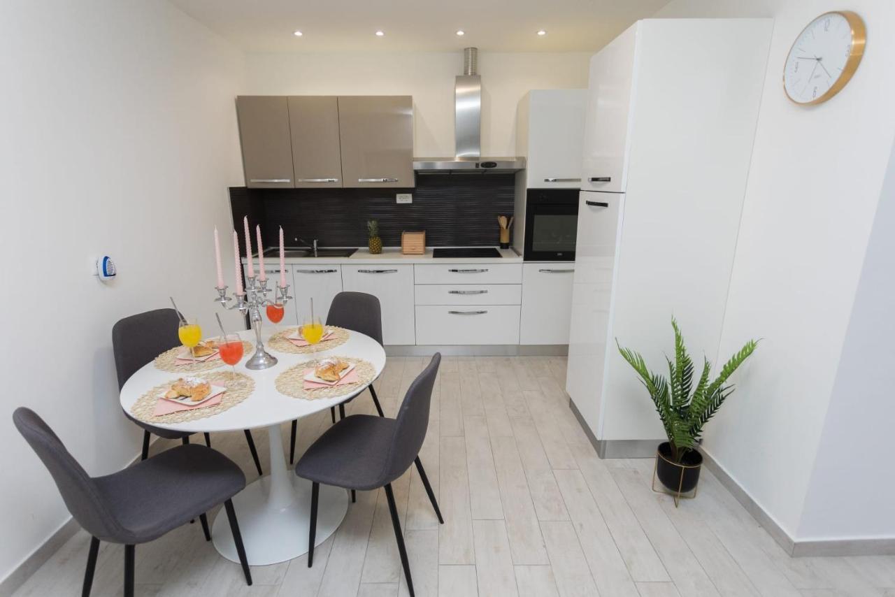 Bloom Apartment Split Buitenkant foto