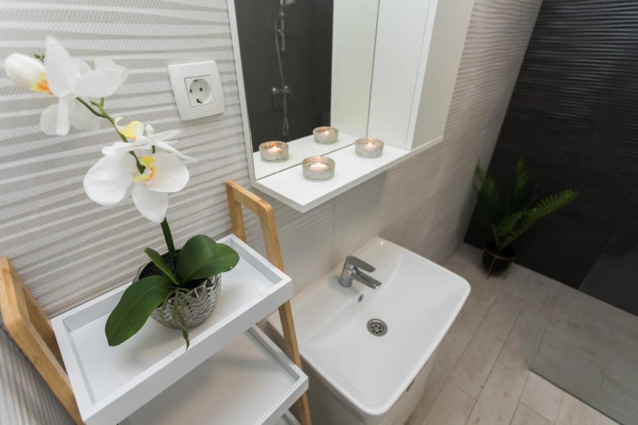 Bloom Apartment Split Buitenkant foto