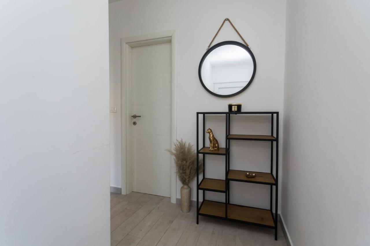Bloom Apartment Split Buitenkant foto