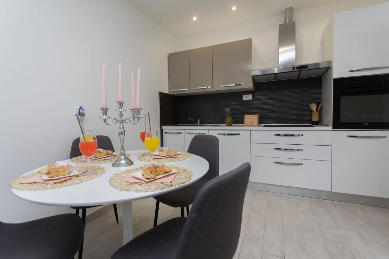 Bloom Apartment Split Buitenkant foto