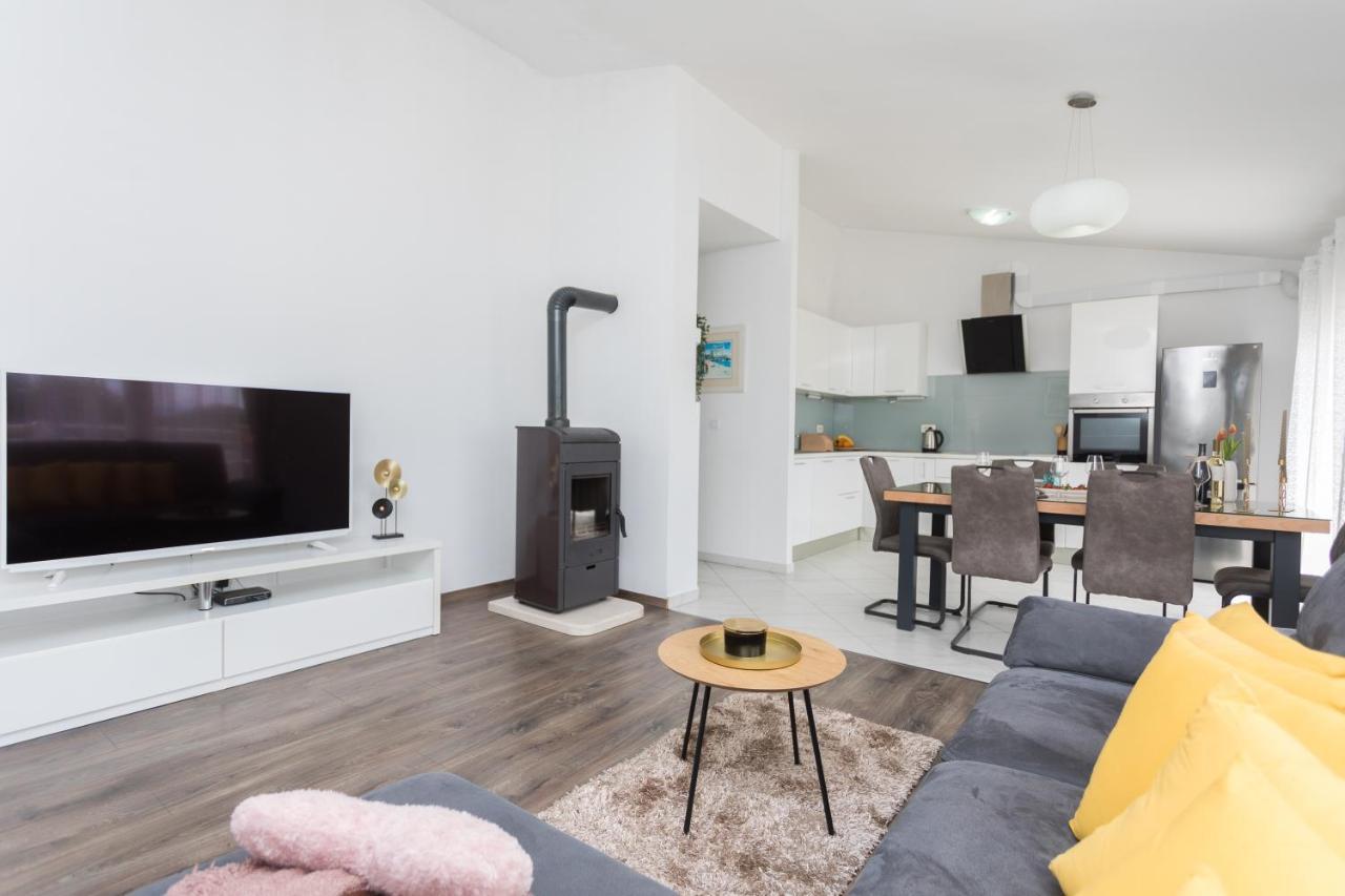 Bloom Apartment Split Buitenkant foto