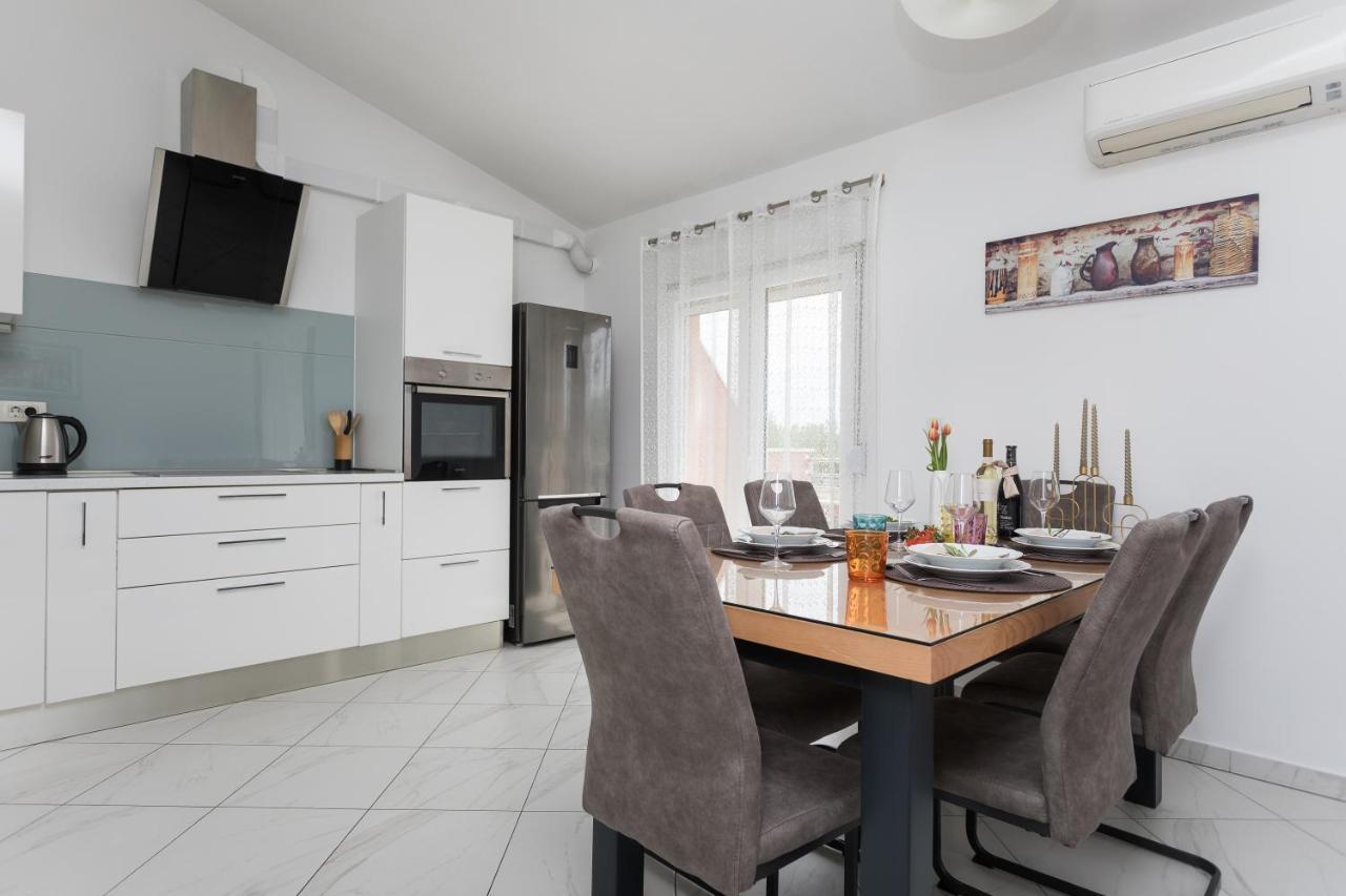 Bloom Apartment Split Buitenkant foto