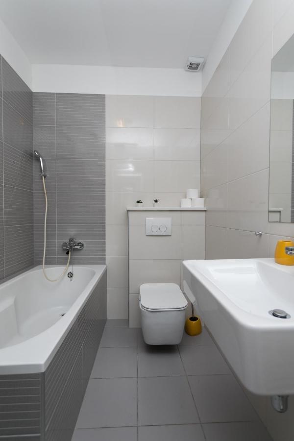 Bloom Apartment Split Buitenkant foto