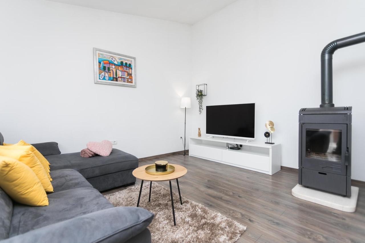 Bloom Apartment Split Buitenkant foto