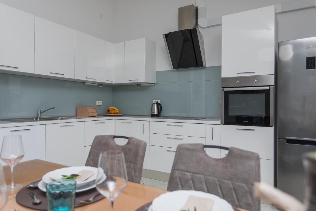 Bloom Apartment Split Buitenkant foto